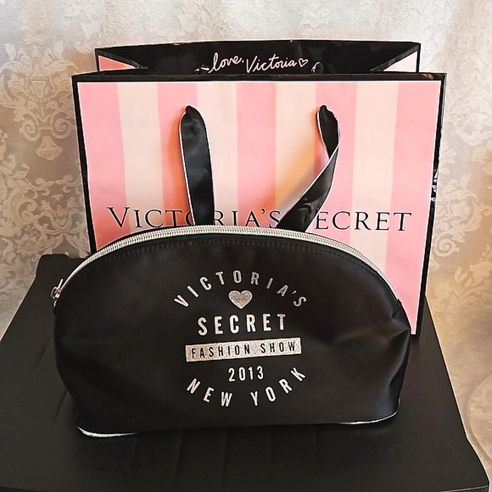 Victoria's Secret Cosmetic & Sopping Bag 2013 Fashion Show NY.